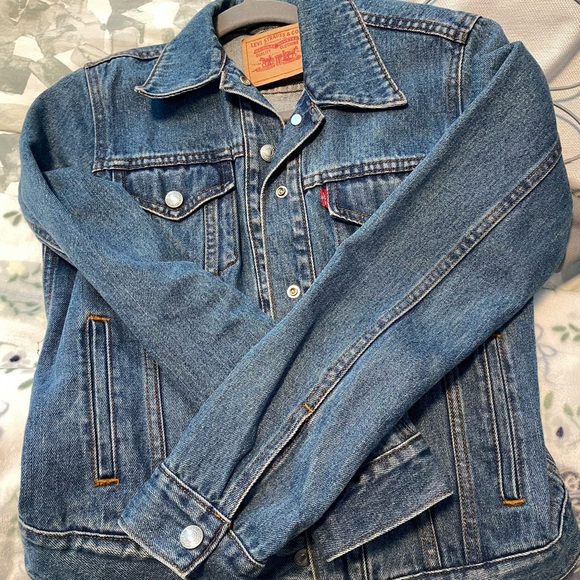 Levi's Classic Denim Jacket - Picture 6 of 7